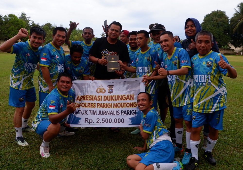 Sinergi Polri dan Jurnalis, Kapolres Parimo Beri Dukungan ke Tim Jurnalis FC