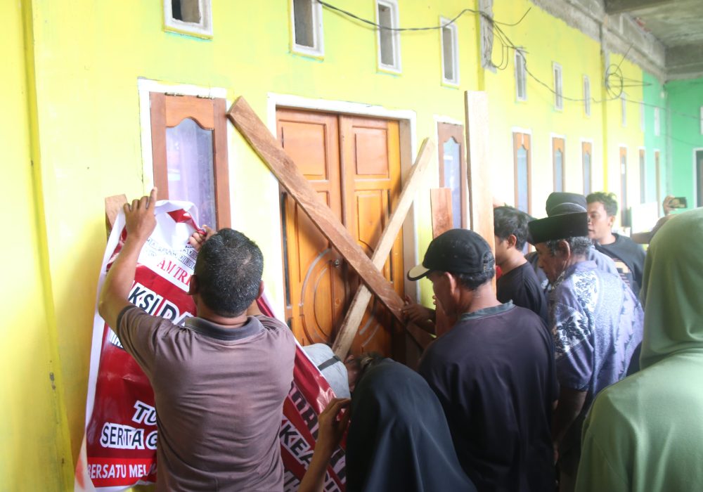 Kantor Desa Disegel, Kades Torue: Ini Sudah Bukan Aksi Protes, Tapi Perusakan!