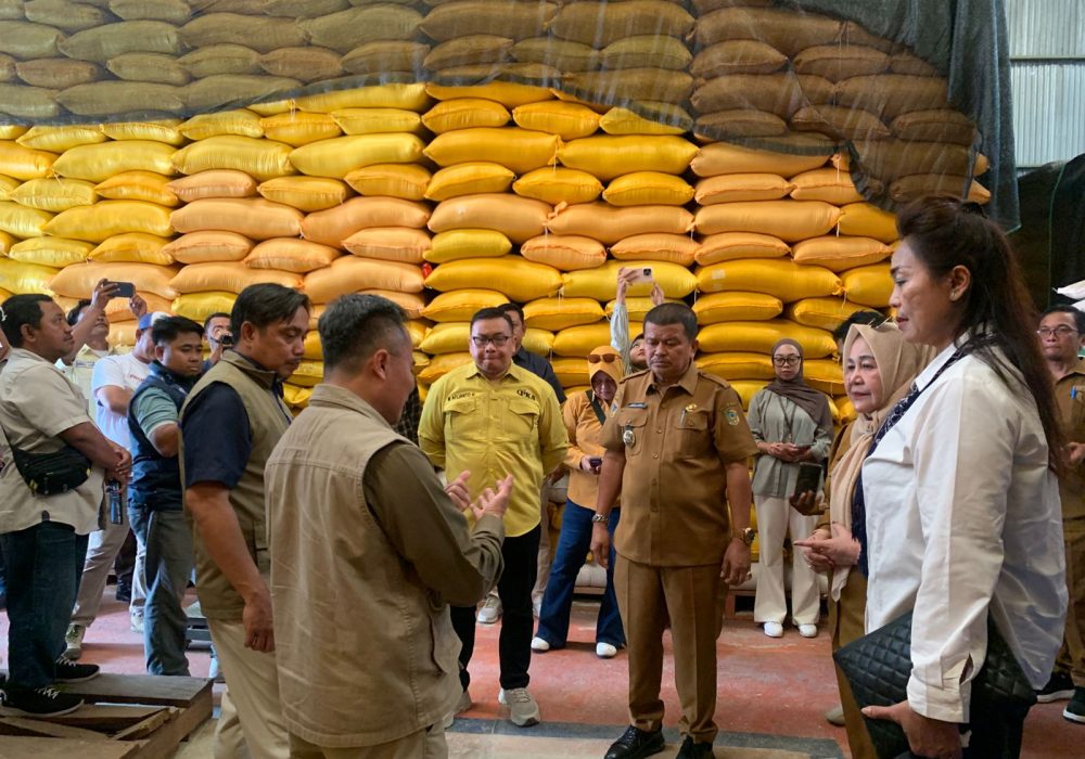 Bapanas Pastikan Mutu Beras Bantuan di Parimo Layak Konsumsi